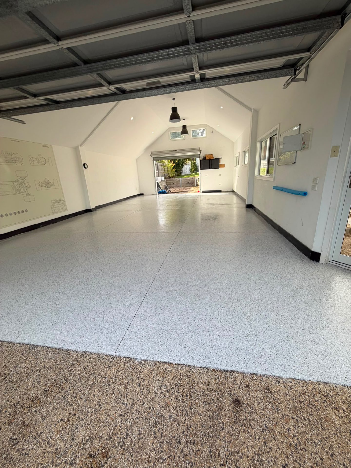 white-flake-epoxy-floor-large-garage-toronto